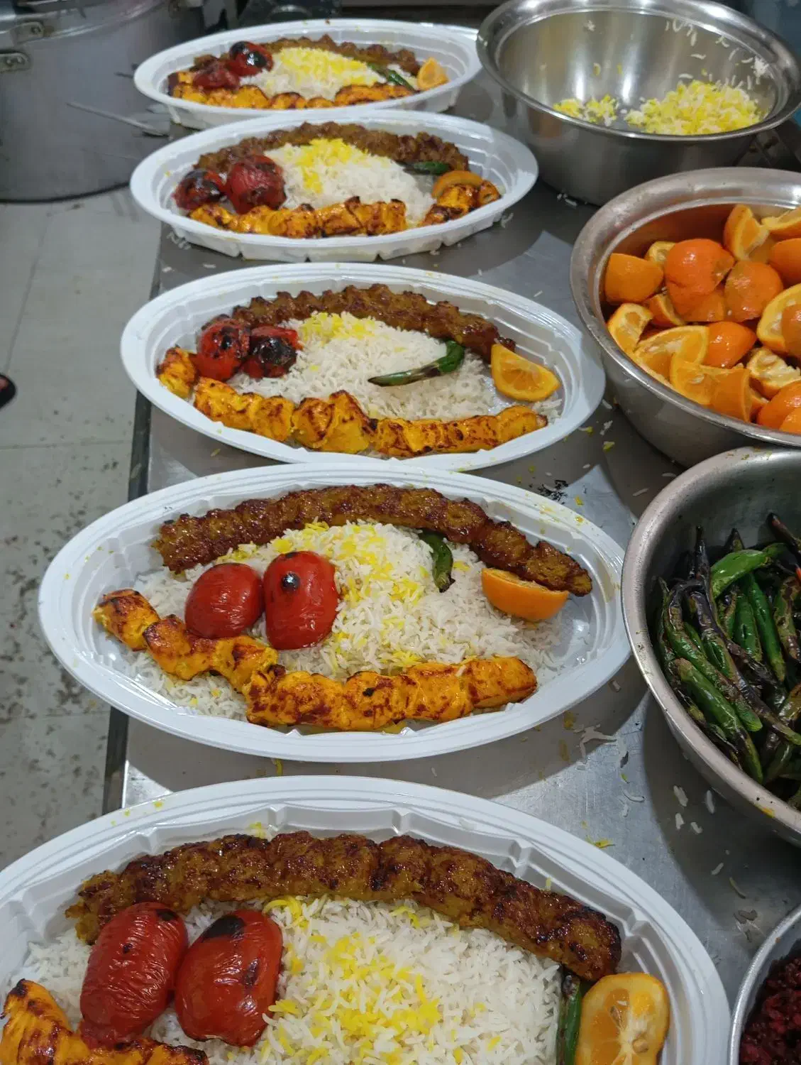 کارگر ساده در تهیه غذا|استخدام خدمات فروشگاه و رستوران|تهران, باشگاه نفت|دیوار