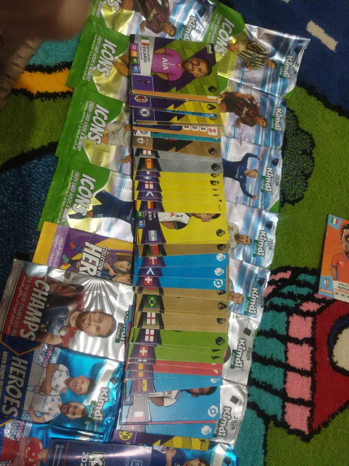 کیمدی|اسباببازی|تهران, خاک سفید|دیوار