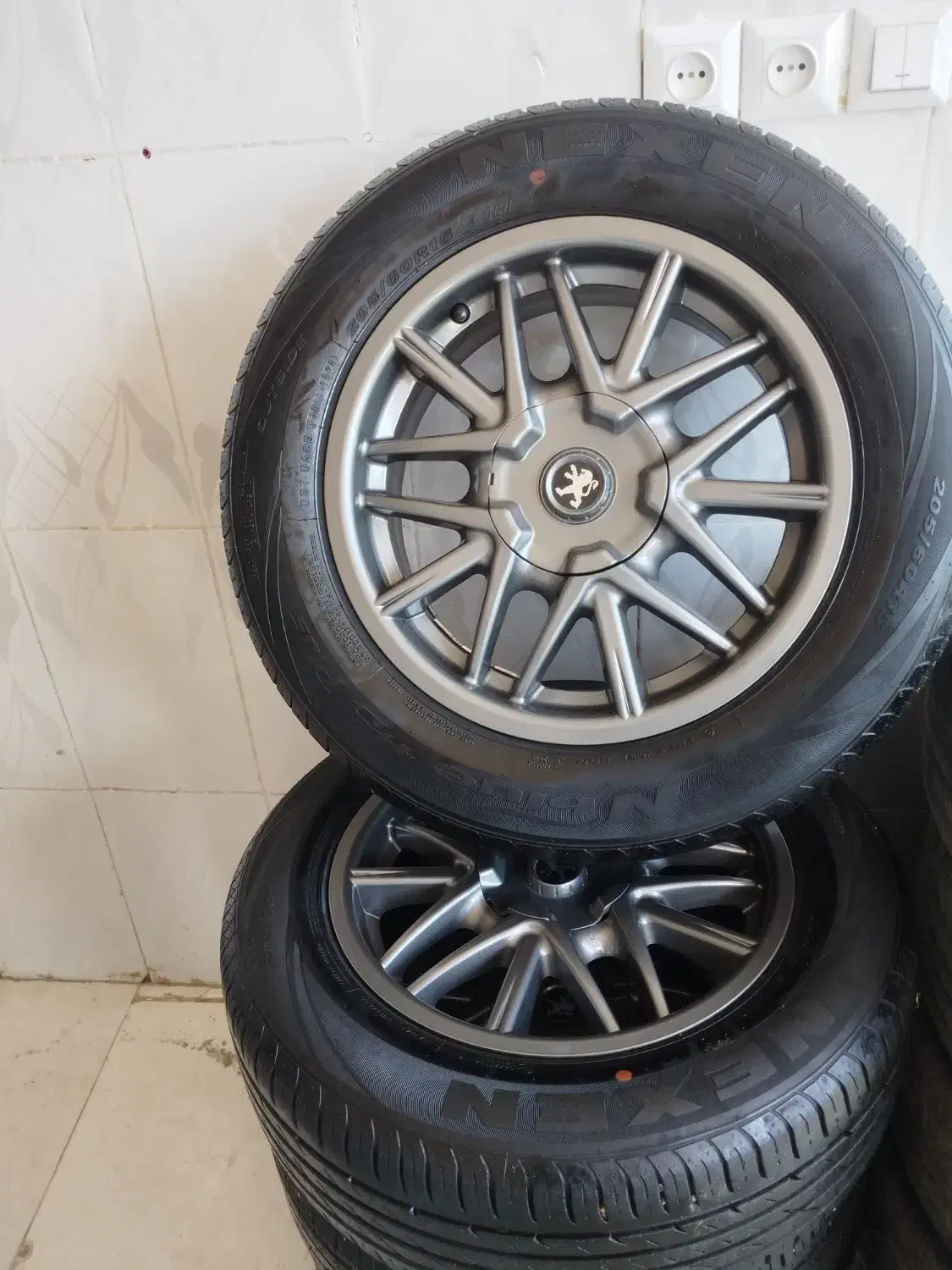 رینگ لاستیک خرچنگی نو|قطعات یدکی و لوازم جانبی|نیشابور, کوی فرهنگیان|دیوار