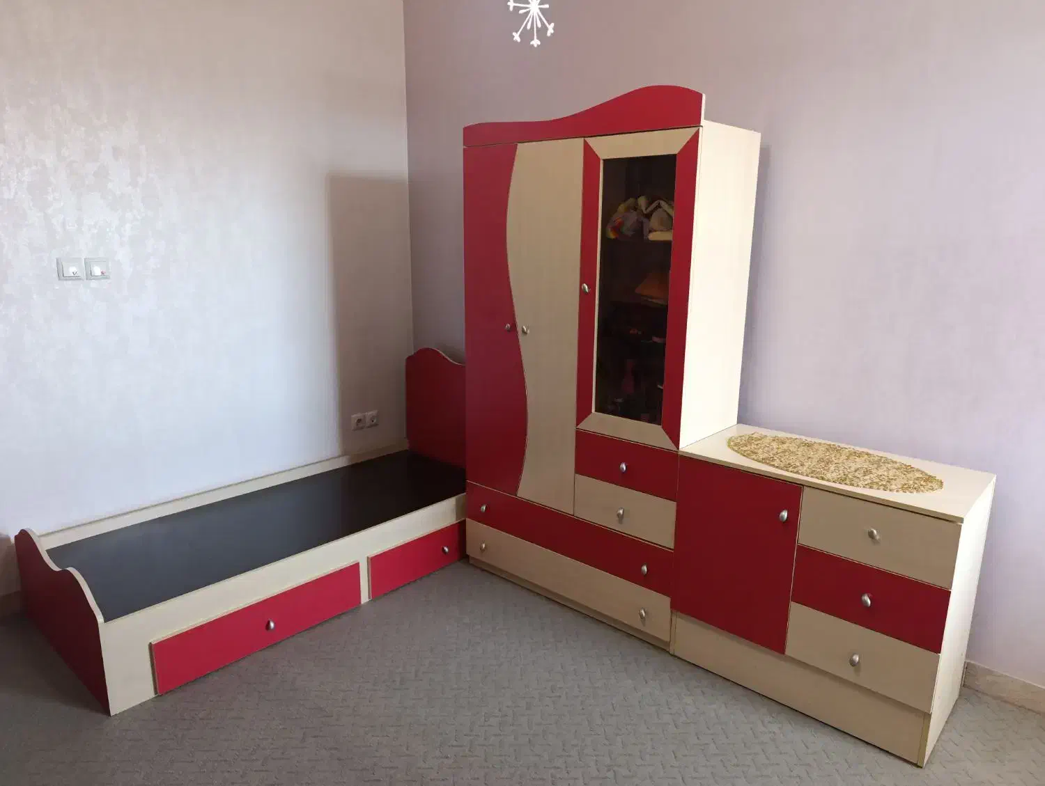 فروش تخت و، کمد و میز نوجوان|تخت و سرویس خواب|صدرا-فارس, فاز ۱|دیوار