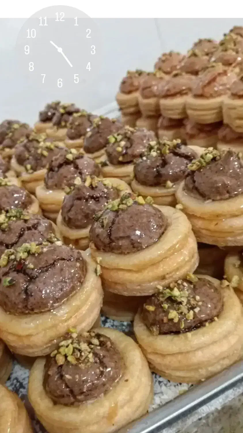 به یک همکار(شاگرد) نیازمندیم .|استخدام خدمات فروشگاه و رستوران|قروه, |دیوار