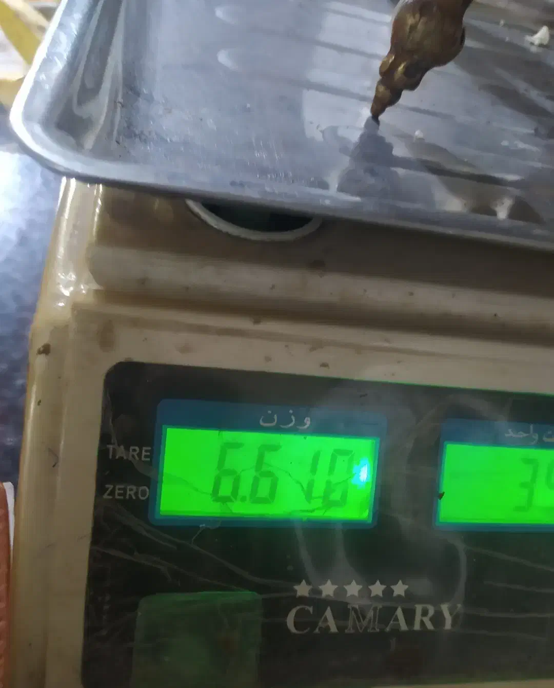 لوستر6شاخه برنزقدیمی-وزن6کیلوونیم-قیمت5تومن مقطوع|لوستر و چراغ آویز|کاشان, امیرکبیر|دیوار