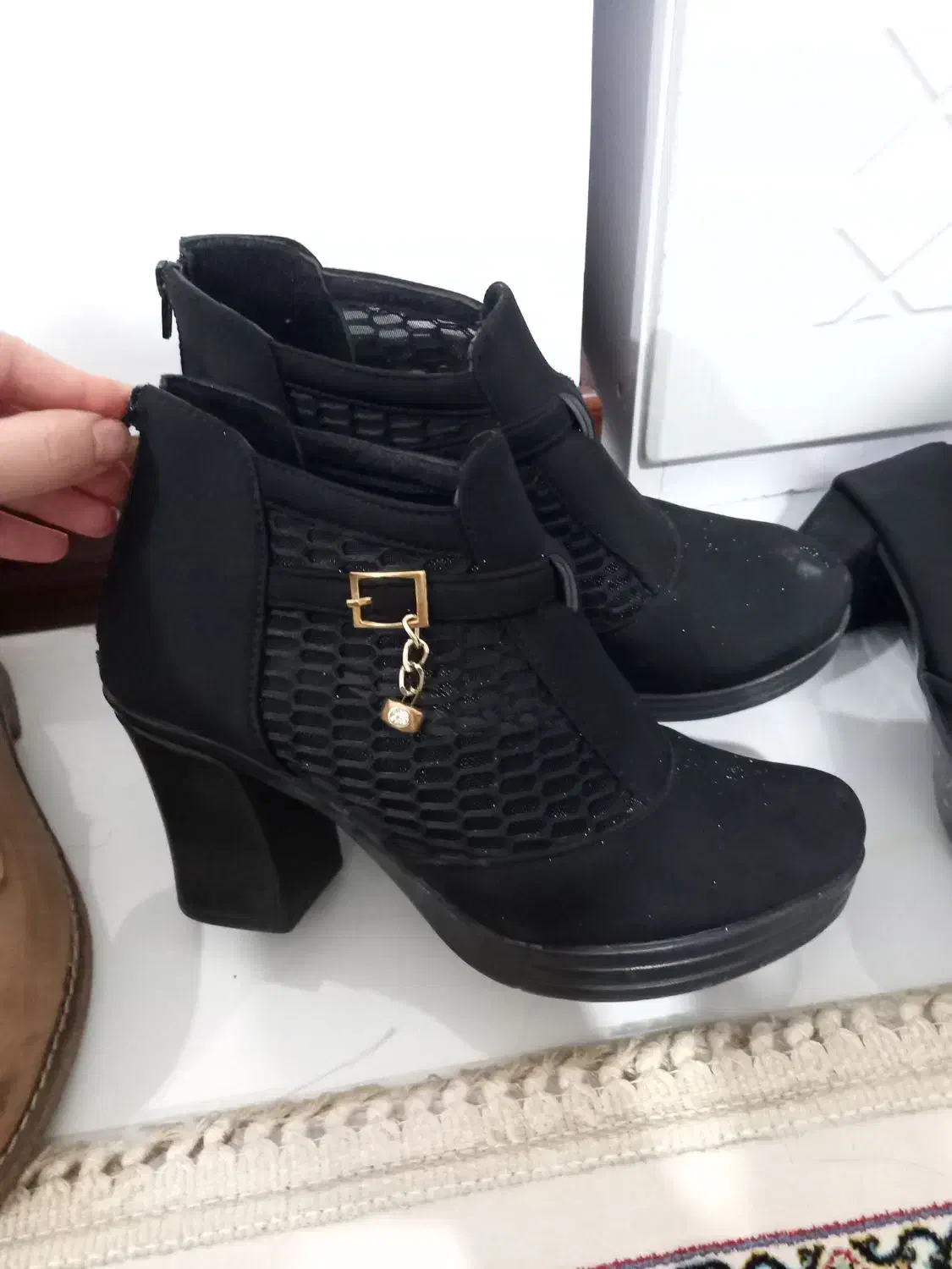 چند جفت کفش و کتونی|کیف، کفش، کمربند|ساوه, |دیوار