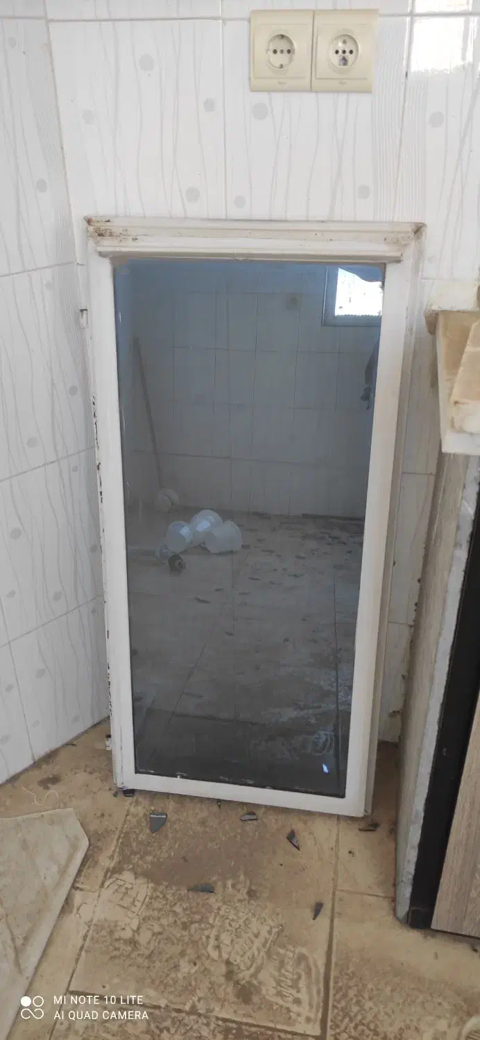 پنجره آهنی|مصالح و تجهیزات ساختمان|تربتحیدریه, کاشانی|دیوار