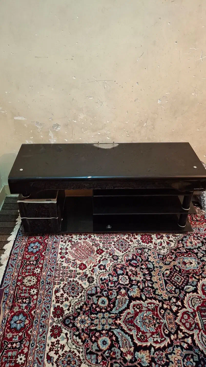 میز تلویزیون و تخت خواب دونفره|مبلمان خانگی و میز عسلی|خرمشهر, |دیوار