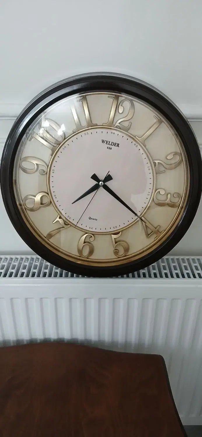 ساعت دیواری ترتمیز درحد نو سالم بدون صدا|ساعت دیواری و تزئینی|فلاورجان, |دیوار