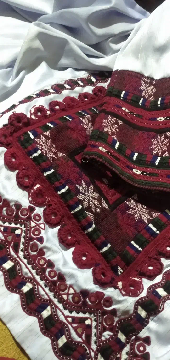 لباس فروشی|لباس|سراوان, |دیوار