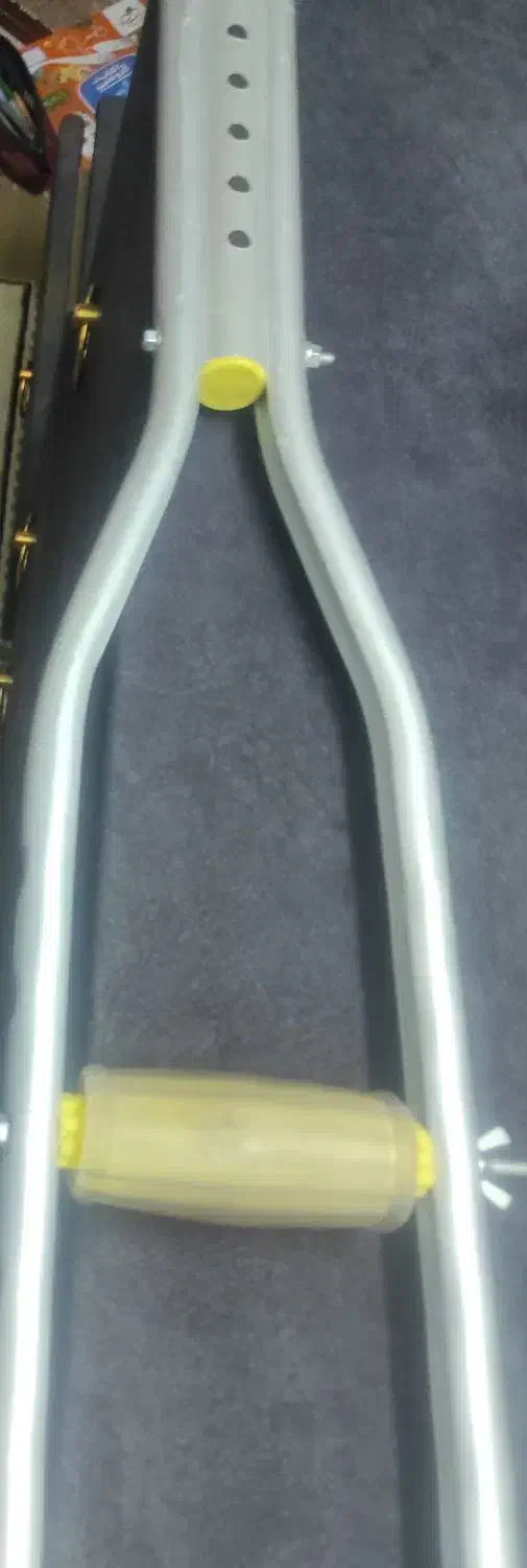 یک جفت عصا زیر بغل|آرایشی، بهداشتی، درمانی|کاشان, مدرس|دیوار