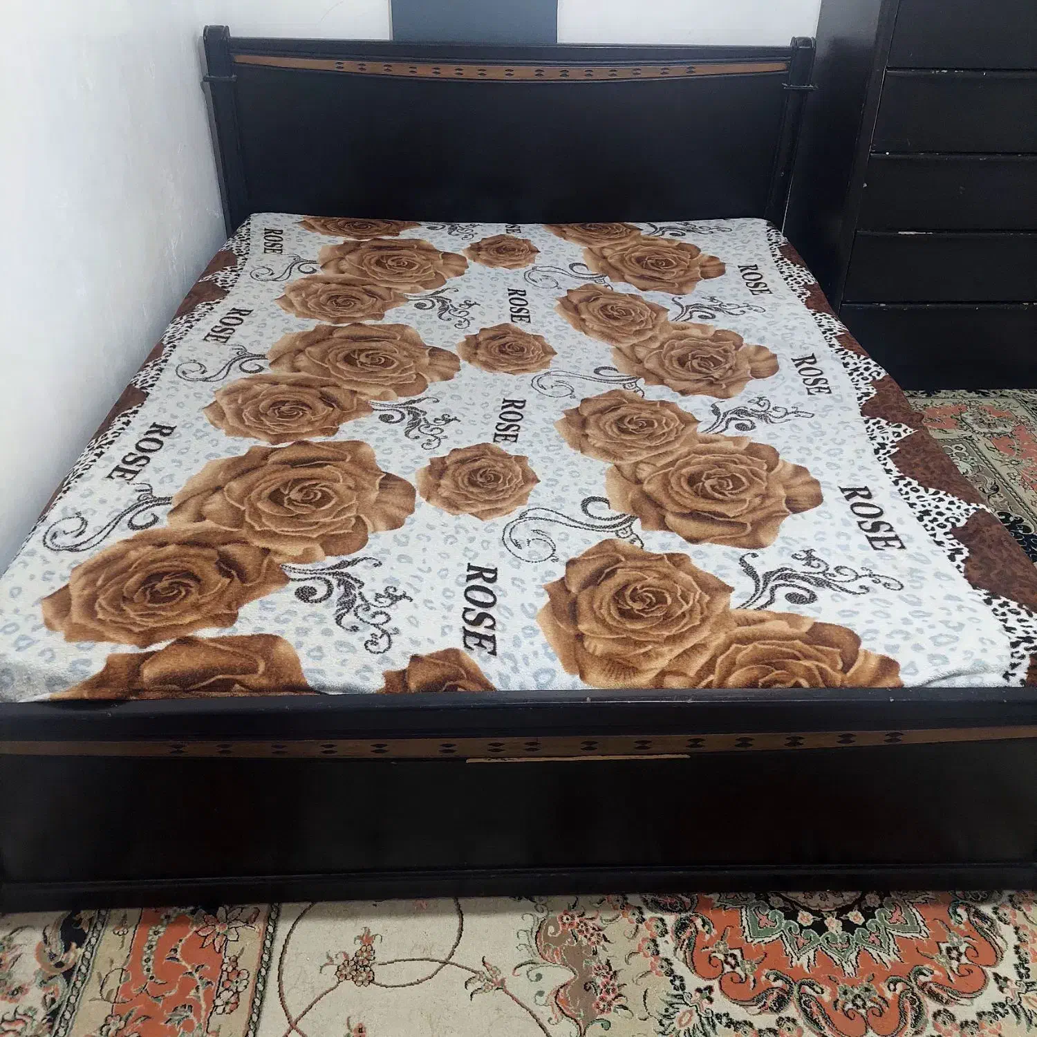 تختخواب دو نفره|تخت و سرویس خواب|پیشوا, |دیوار