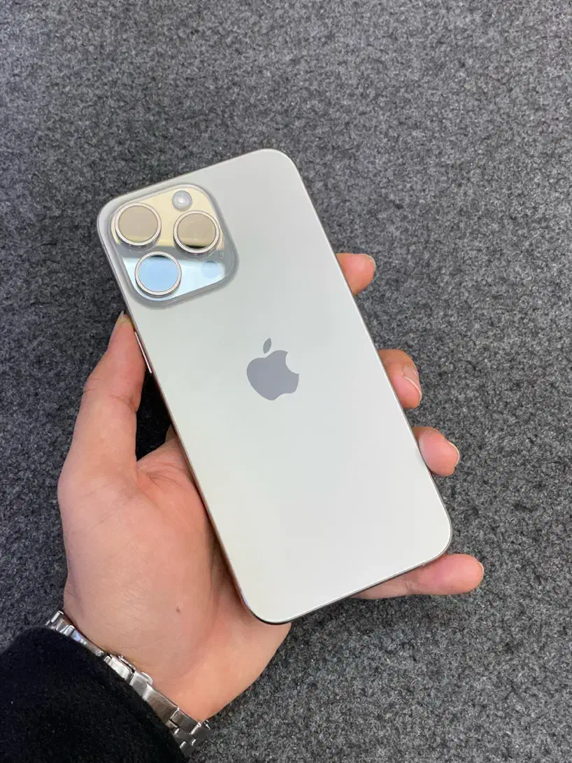 اپل iphone 15 Pro Max درحد با ضمانت کتبی|موبایل|مشهد, عامل|دیوار