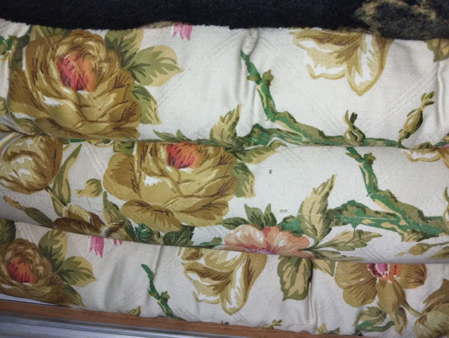 تشک یکنفره نونونو|تشک تختخواب|قم, بنیاد|دیوار