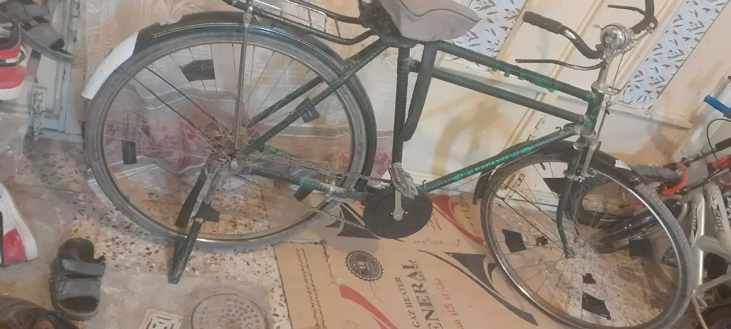 ۳ عدد دوچرخه|دوچرخه، اسکیت، اسکوتر|بروجن, |دیوار