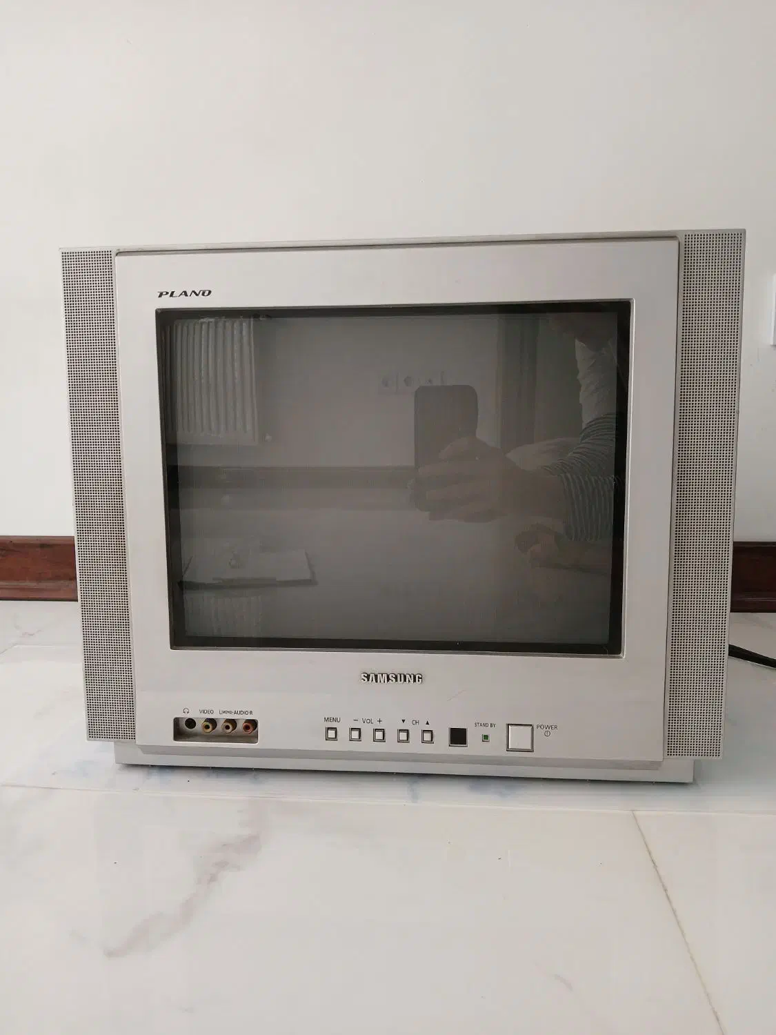 تلویزیون ۱۴ اینچ|تلویزیون و پروژکتور|کرج, کارخانه قند|دیوار