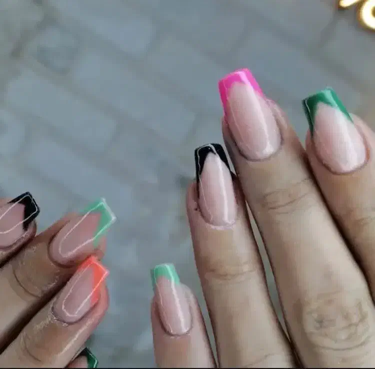 کاشت ناخن|خدمات آرایشگری و زیبایی|شاهرود, |دیوار