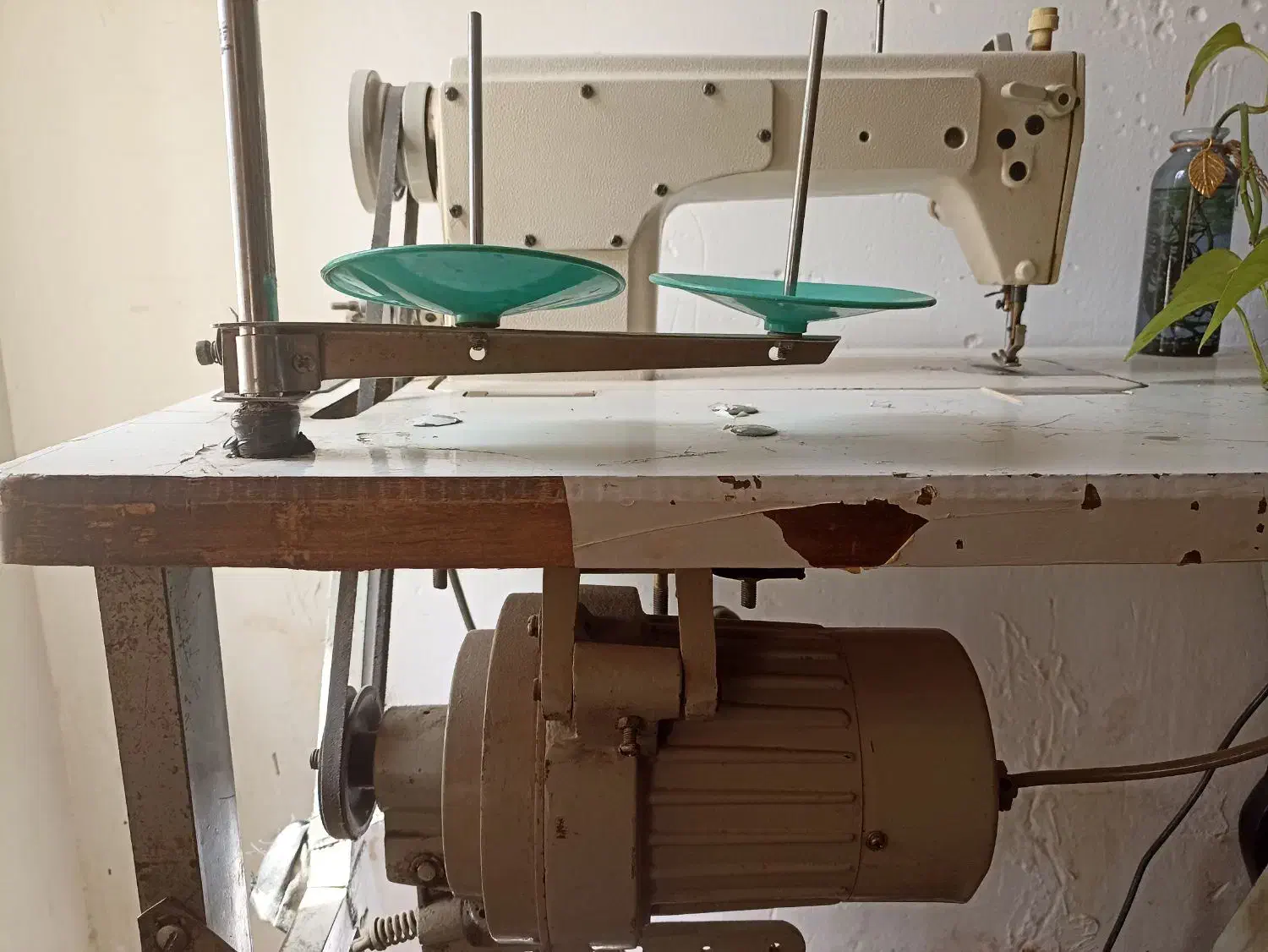 چرخ راسته دوز صنعتی|چرخ خیاطی و ریسندگی|بیرجند, |دیوار