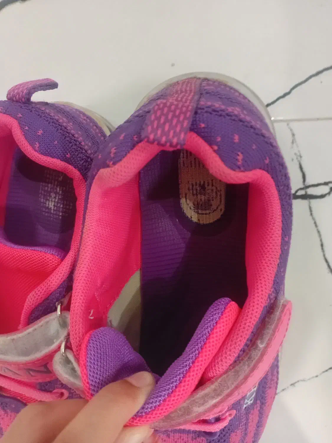 کفش ورزشی طبی|کیف، کفش، کمربند|قیدار, |دیوار