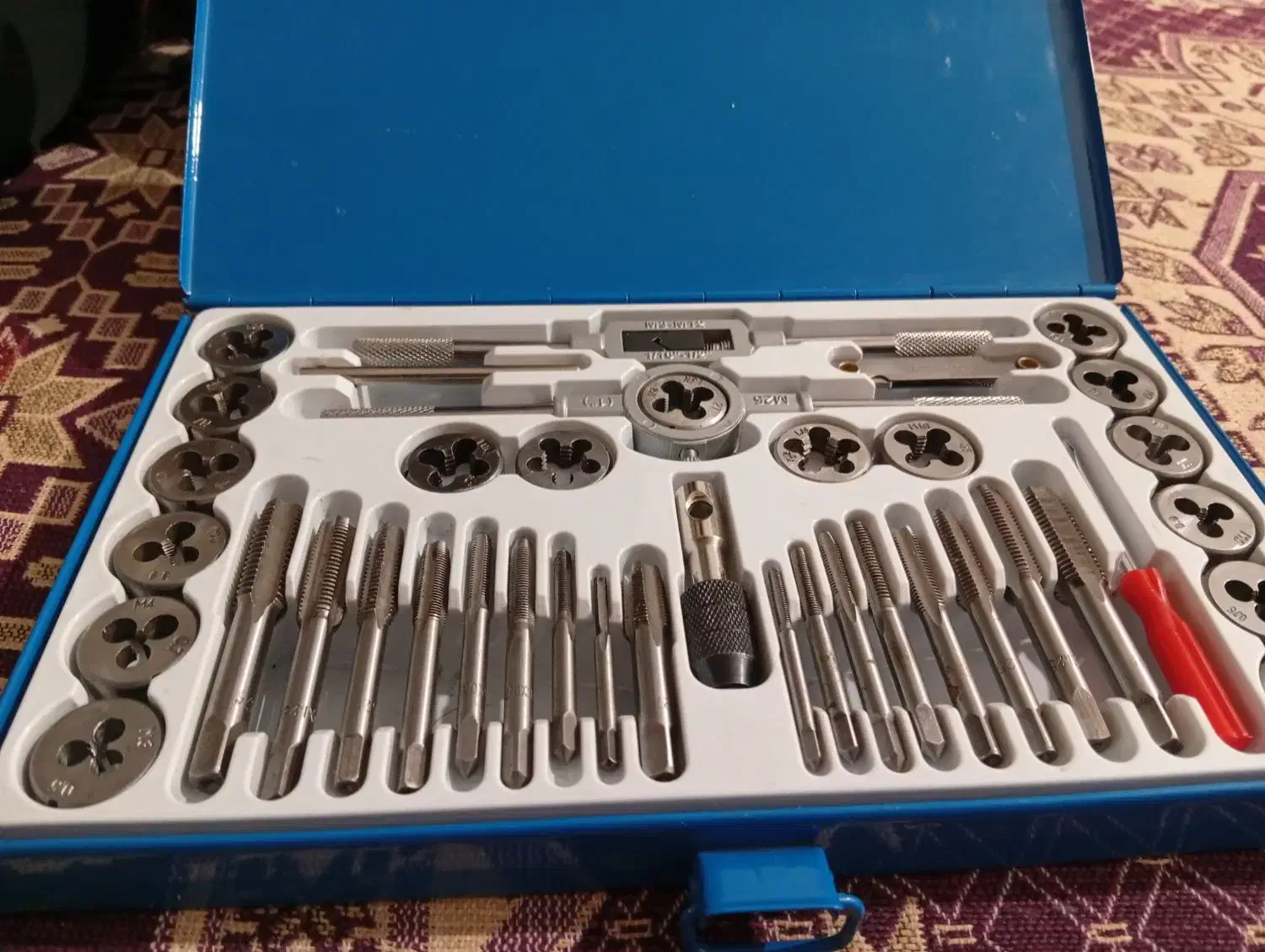 حدیده و گلاویز نو|ابزارآلات|خوی, |دیوار