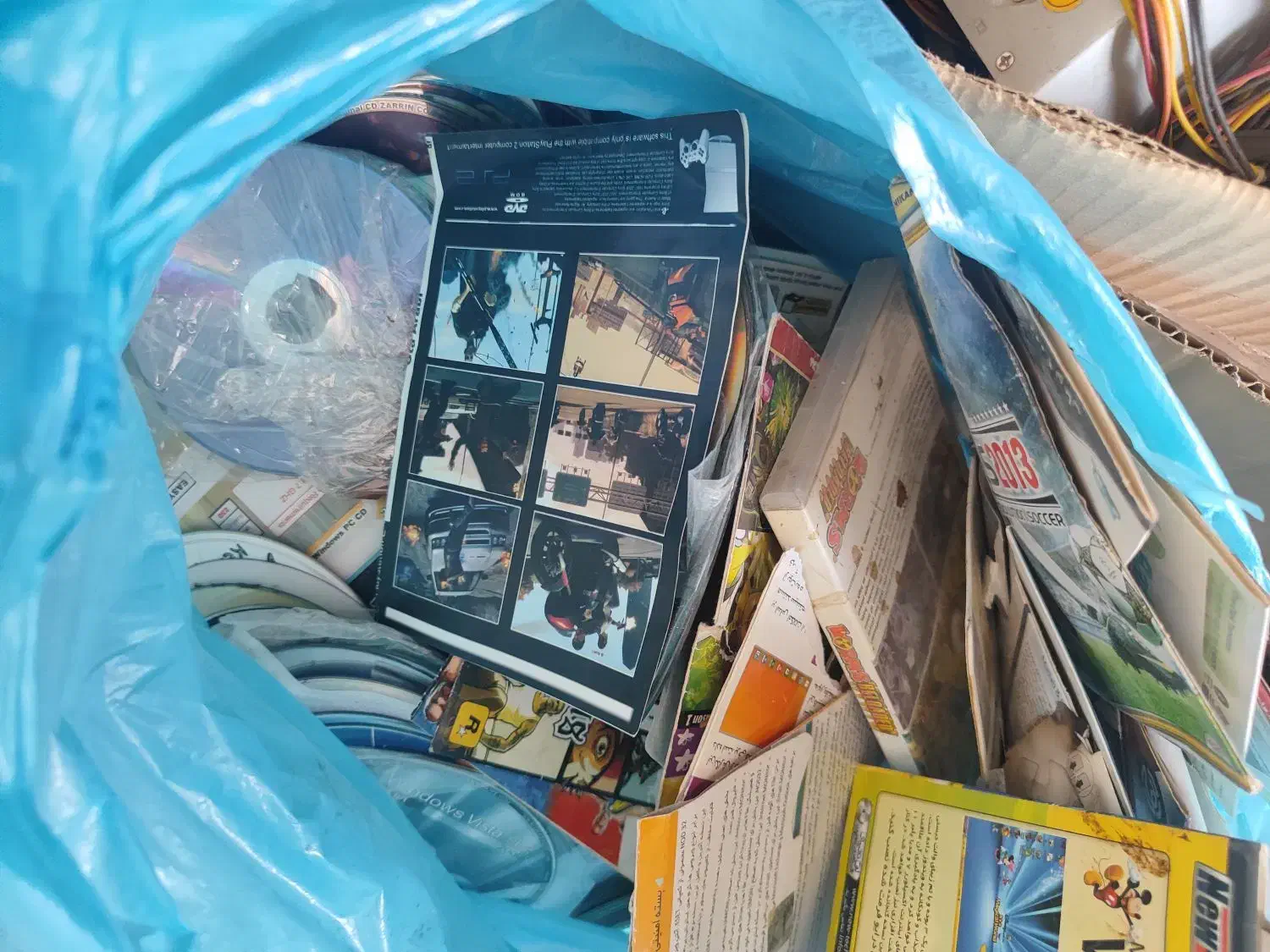 سی دی pes2|کنسول، بازی ویدئویی و آنلاین|چمران, |دیوار