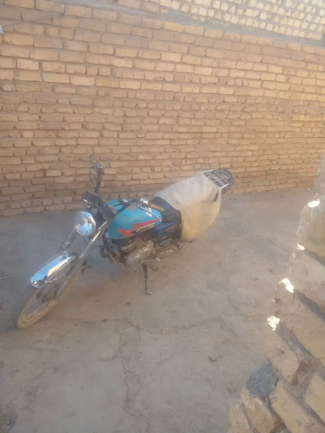 فروش موتور مدل 83 پلاک قدیم قیمت 22 تومن|موتورسیکلت|بن, |دیوار