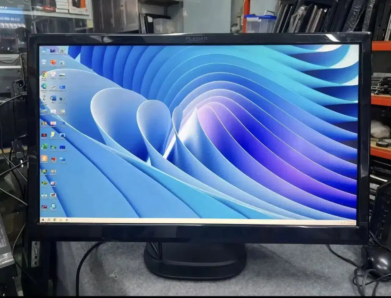 مانیتور Planar 27 inch کیفیت2k پنلips - بسیار تمیز|قطعات و لوازم جانبی رایانه|بیرجند, |دیوار