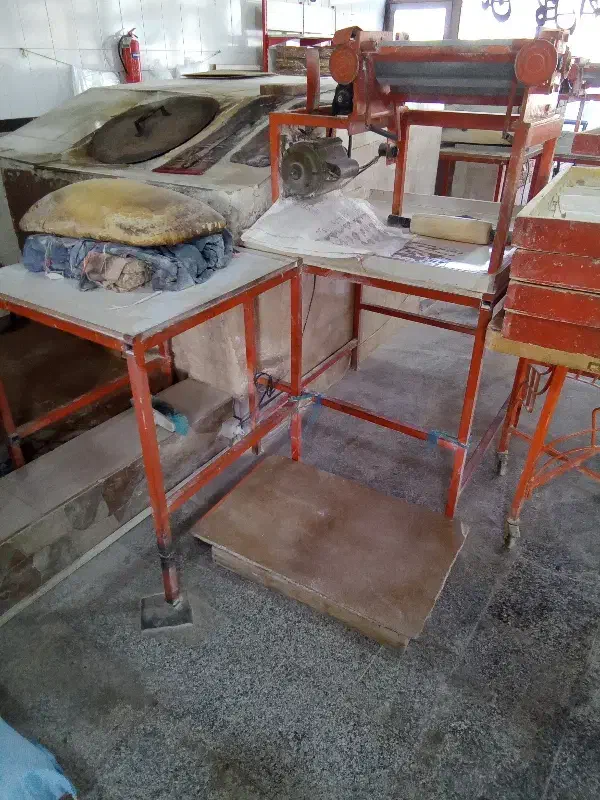 استخدام شاطر نان لواش تنوری و خمیر پهن کن وردنه|استخدام خدمات فروشگاه و رستوران|بناب, |دیوار