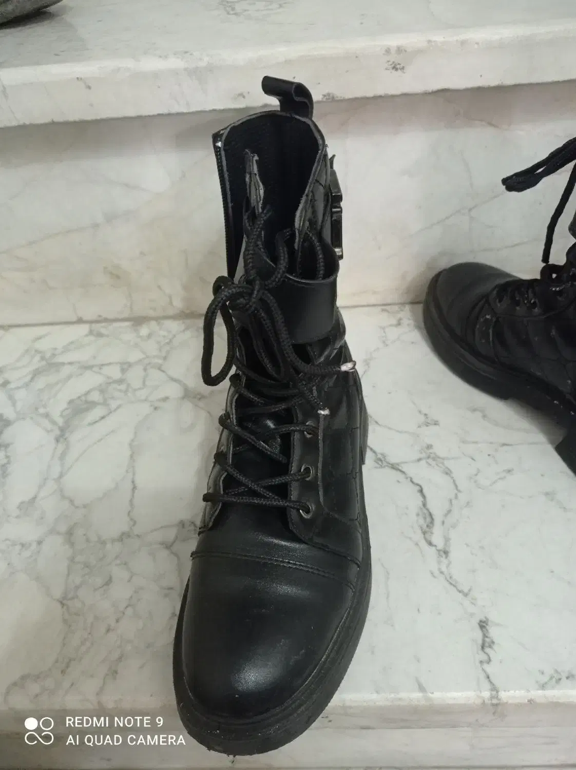 پوتین زنانه|کیف، کفش، کمربند|قدس, شهر‌قدس|دیوار