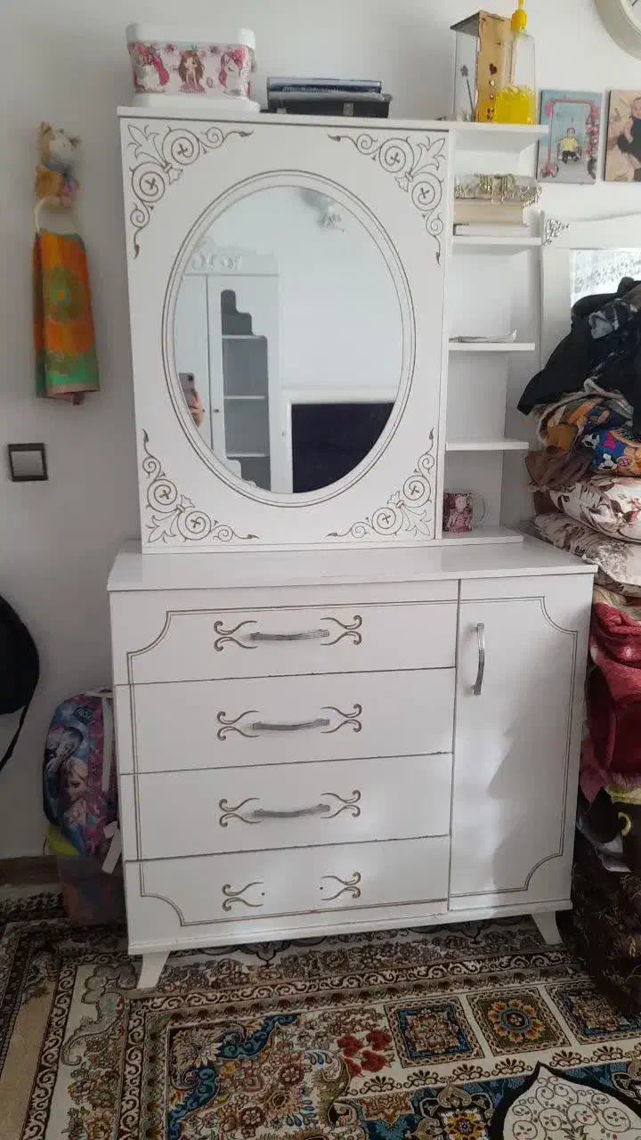 دراور چهار کشو سالم طول یکو بیست عرض ۵۰|جاکفشی، کمد، دراور|شهریار, کهنز|دیوار