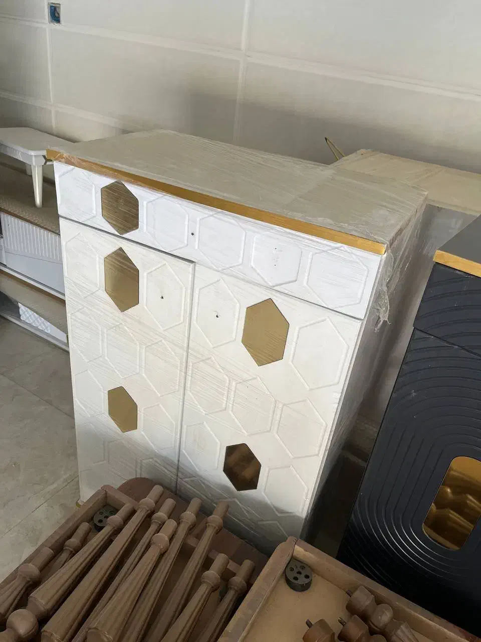 مبلمان و مصنوعات چوبی|مبلمان خانگی و میز عسلی|بندر دیر, |دیوار