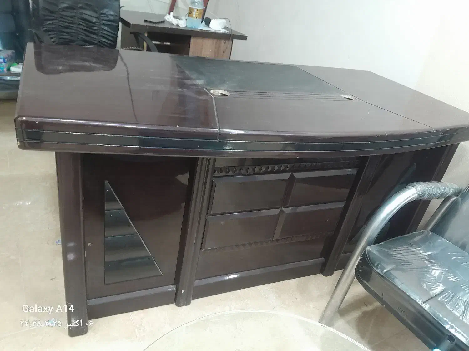 میز وصندلی|دفتر کار|قشم, |دیوار