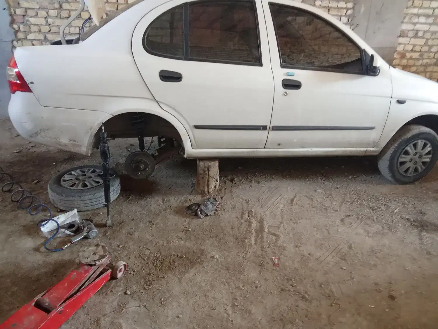 جلوبندی سازی و تعمیر کمک ستوده|خدمات موتور و ماشین|کاشان, باهنر|دیوار