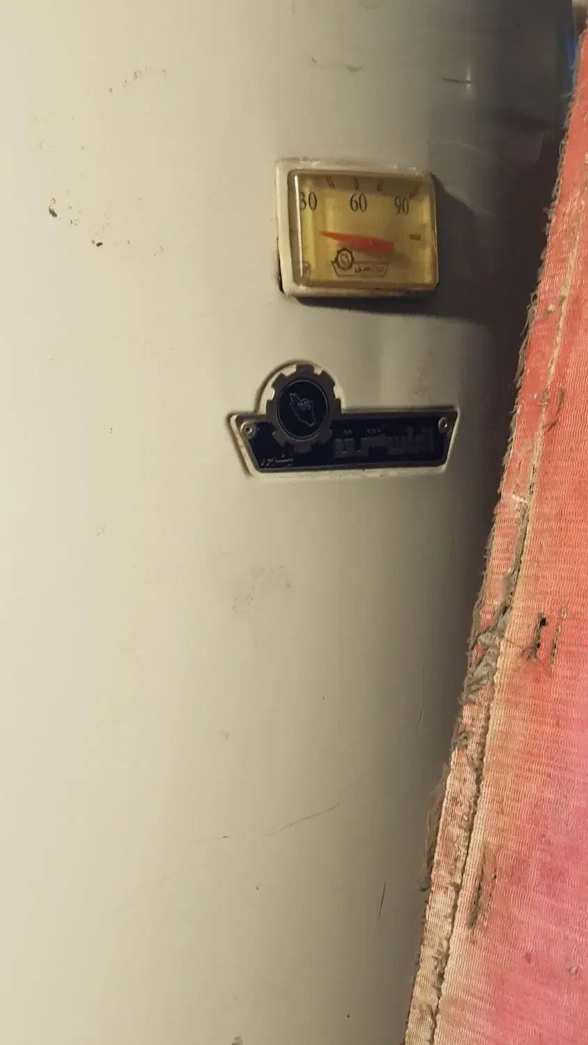 یک عدد آبگرمکن درحد نو|آبگرمکن، پکیج، شوفاژ|تهران, خاک سفید|دیوار