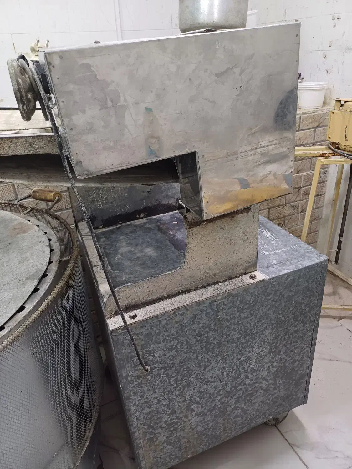 خمیرپهن کن و تنور فلزی ۸نونه|ظروف پخت‌وپز|مسجد سلیمان, |دیوار