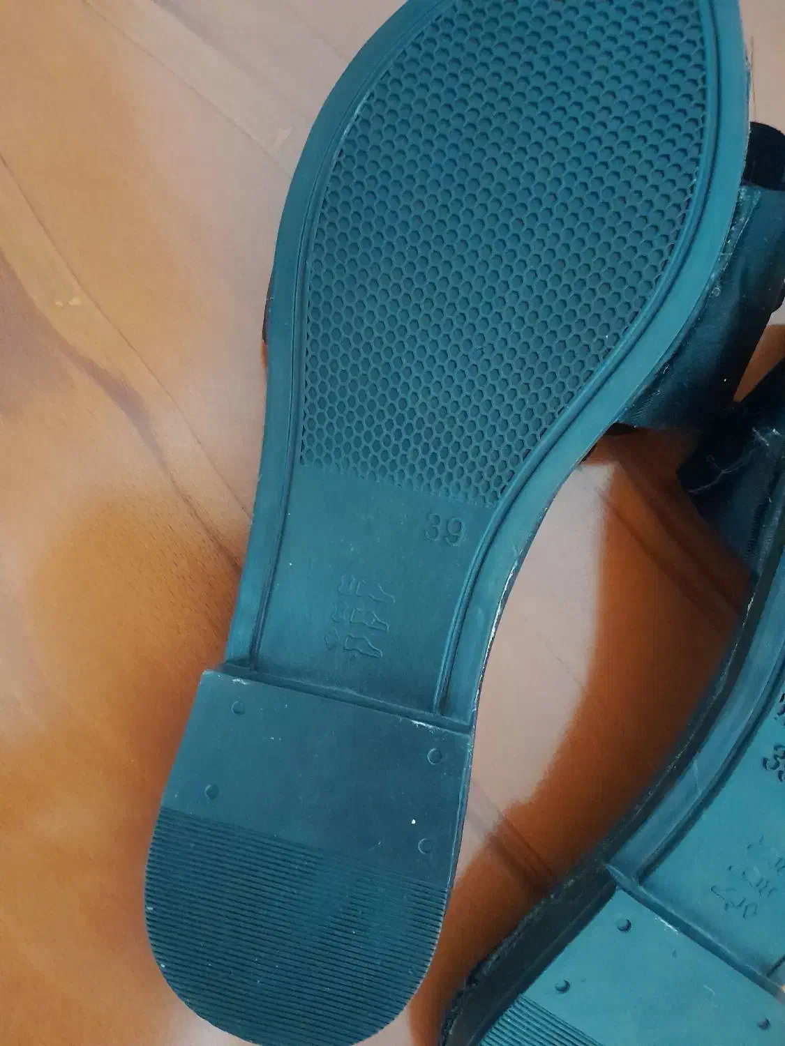 دمپایی روفرشی|کیف، کفش، کمربند|کاشان, شهید زجاجی|دیوار