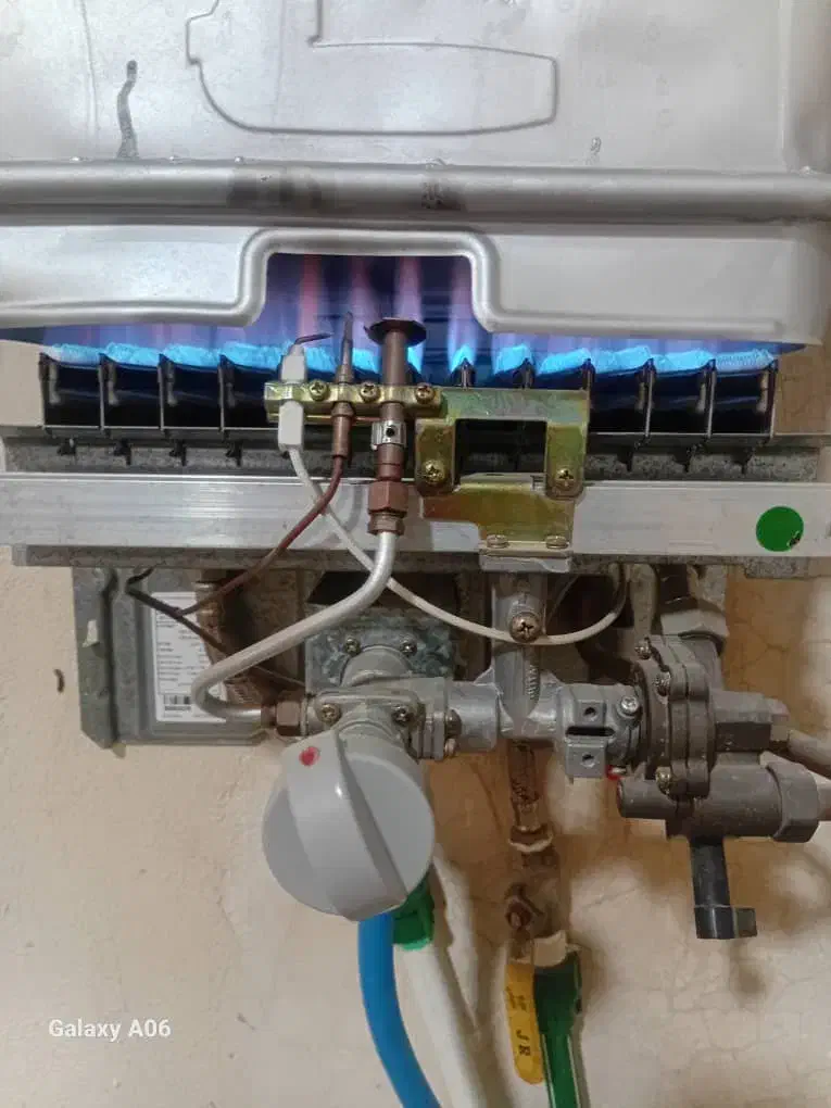 تعمیر آبگرمکن و بخاری|آبگرمکن، پکیج، شوفاژ|خورموج, |دیوار