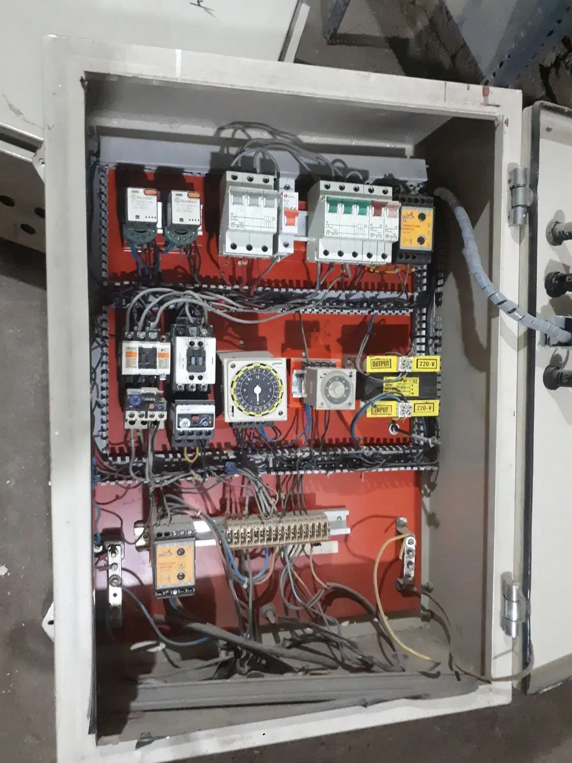 تابلو برق.تابلوبرق سالم ب شرط در حد نو نو|مصالح و تجهیزات ساختمان|کرج, شهرک سهرابیه|دیوار