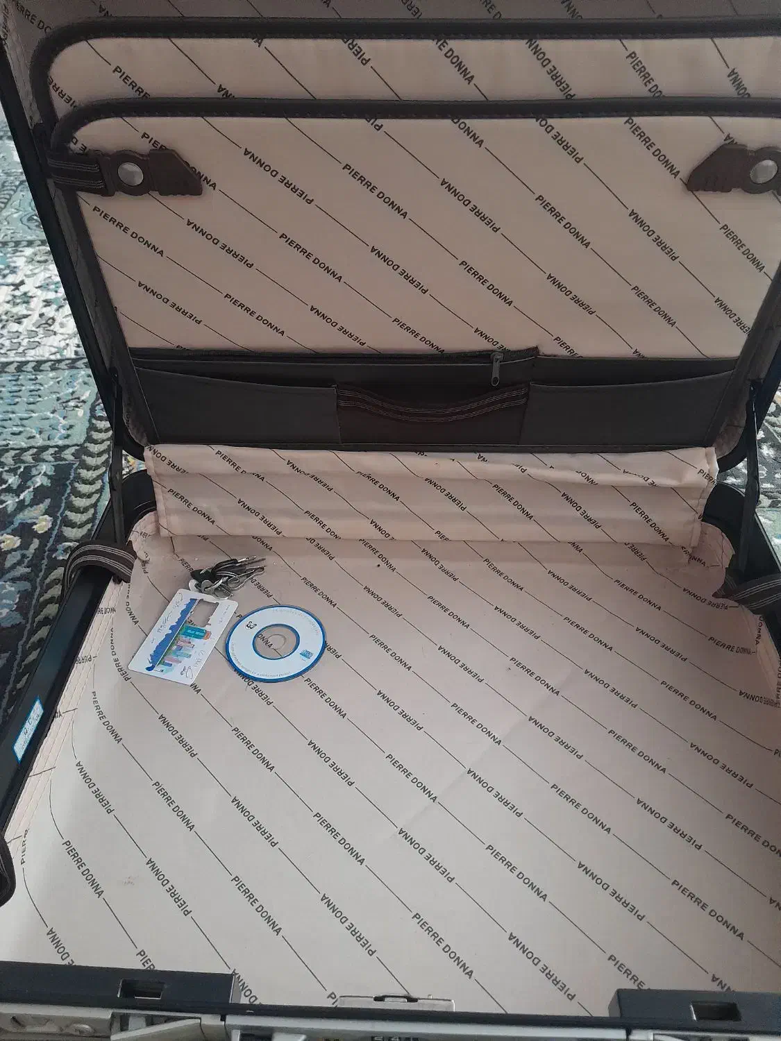 سامسونت|کیف، کفش، کمربند|نجف‌آباد, حومه نجف آباد|دیوار