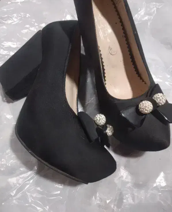 کفش مجلسی|کیف، کفش، کمربند|املش, |دیوار