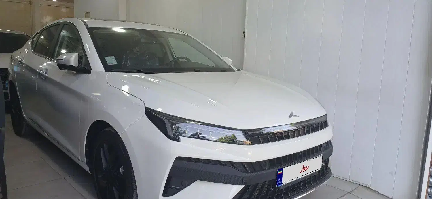 کی ام سی j7سفید ۴۰۳ در حد صفر|خودرو سواری و وانت|سیرجان, |دیوار