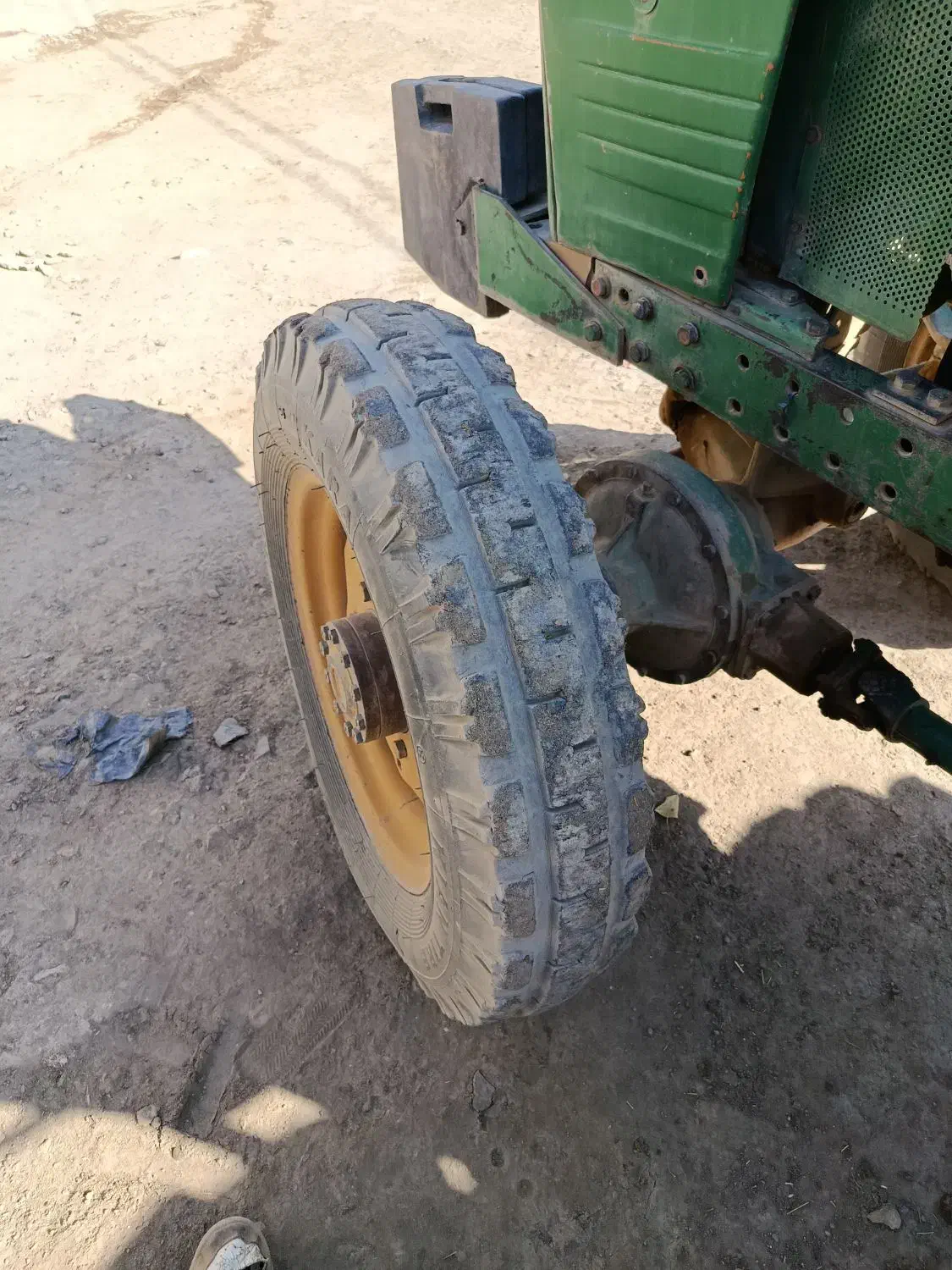 بی عیب وبی مشکی|ماشین‌آلات صنعتی|کرفتو, |دیوار