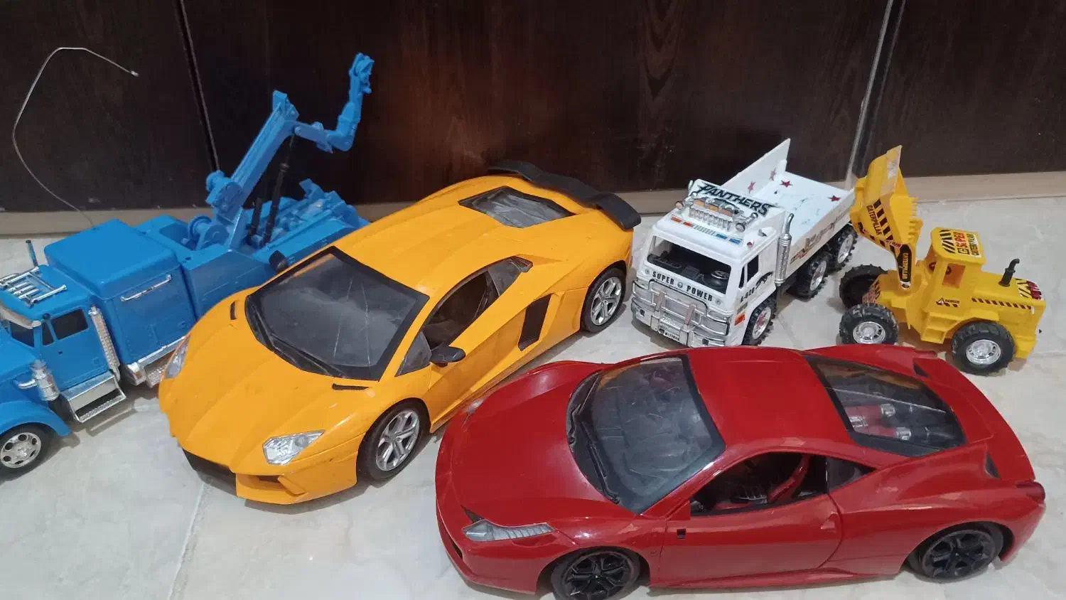 عروسک و ماشین|اسباب‌بازی بچه|کرمانشاه, |دیوار