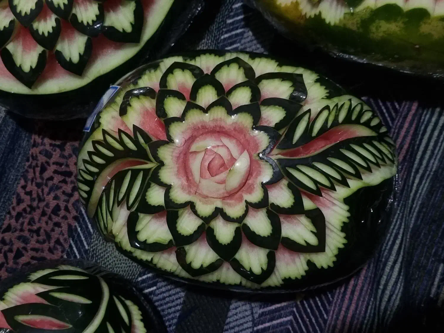 میوه ارایی حکاکی هندوانه سفره یلدا|خدمات پذیرایی، مراسم|تهران, شهرک ولیعصر جنوبی|دیوار