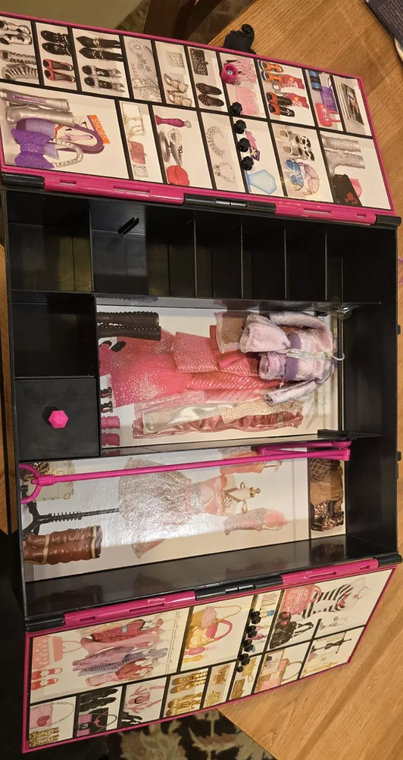 frozen و Mattel barbie closet|اسباببازی بچه|تهران, سعادتآباد|دیوار