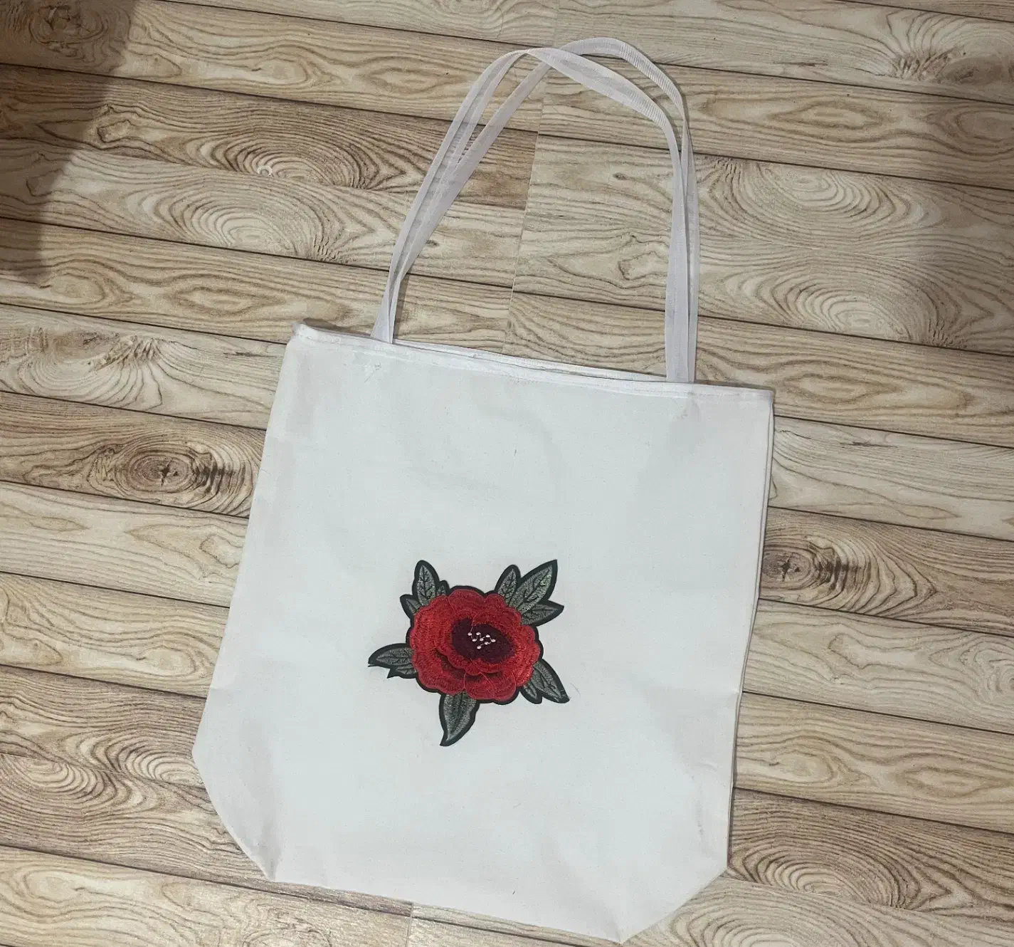 توت بگ|کیف، کفش، کمربند|کوچصفهان, |دیوار