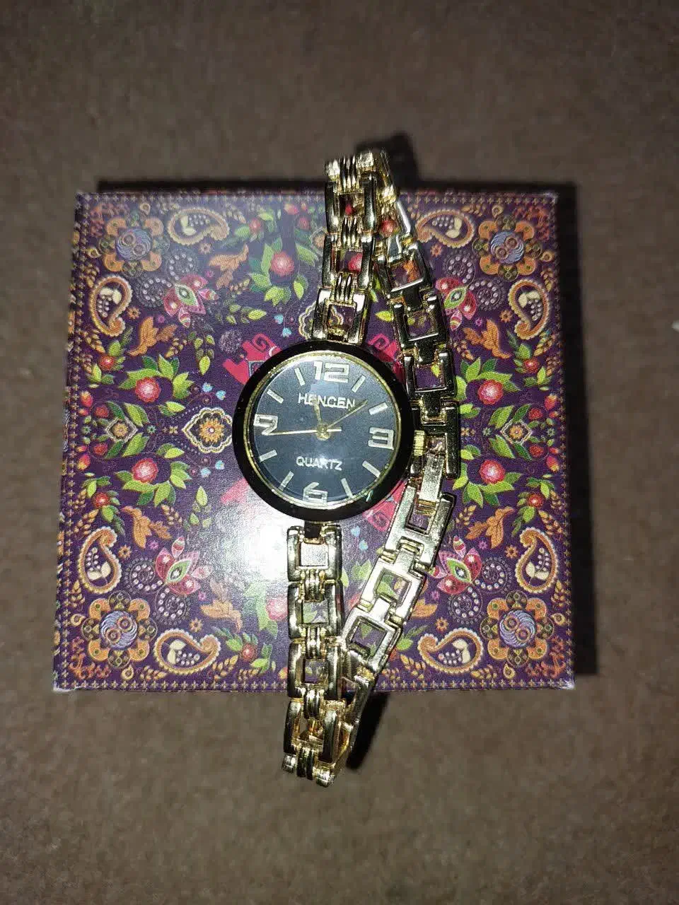 ساعت زنانه نو همراه با  کارتن|ساعت|اصفهان, شیخ اشراق|دیوار