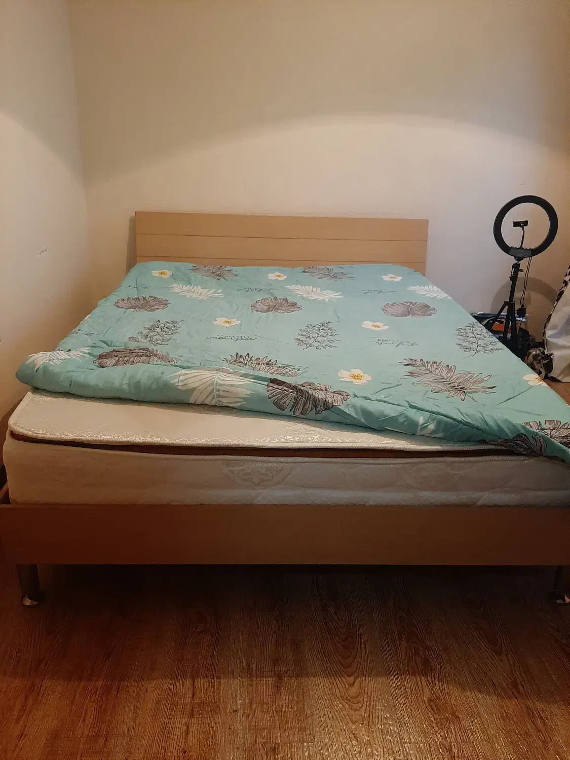 تخت خواب  دونفره برنداصلی کم جاچوب|تخت و سرویس خواب|پردیس, فاز ۱۱|دیوار