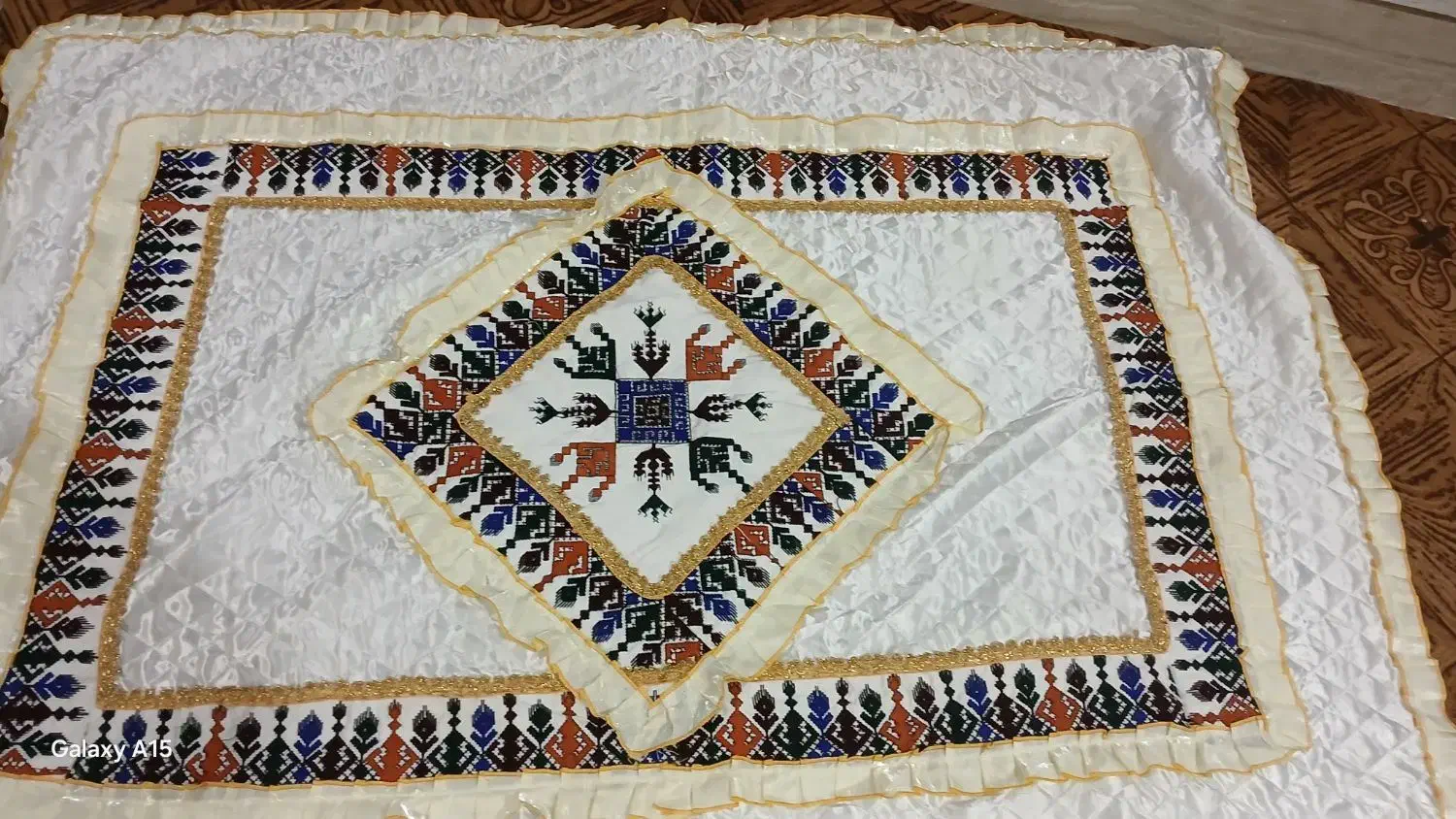 روپوش نالی|پشتی|ایرانشهر, |دیوار