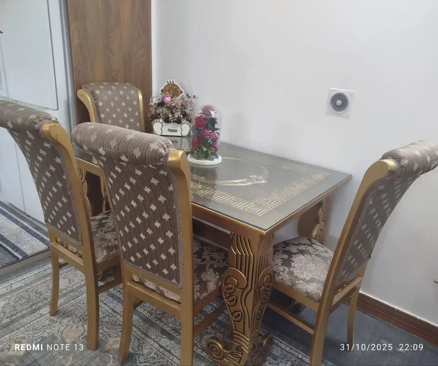 میز و صندلی غذاخوری|میز و صندلی غذاخوری|قم, طلاب غیر ایرانی|دیوار