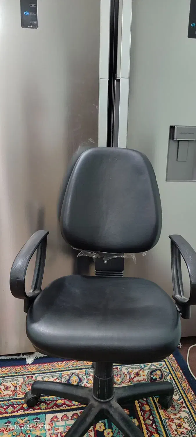 میز اداری و صندلی چرخ دار|دفتر کار|مسجد سلیمان, |دیوار