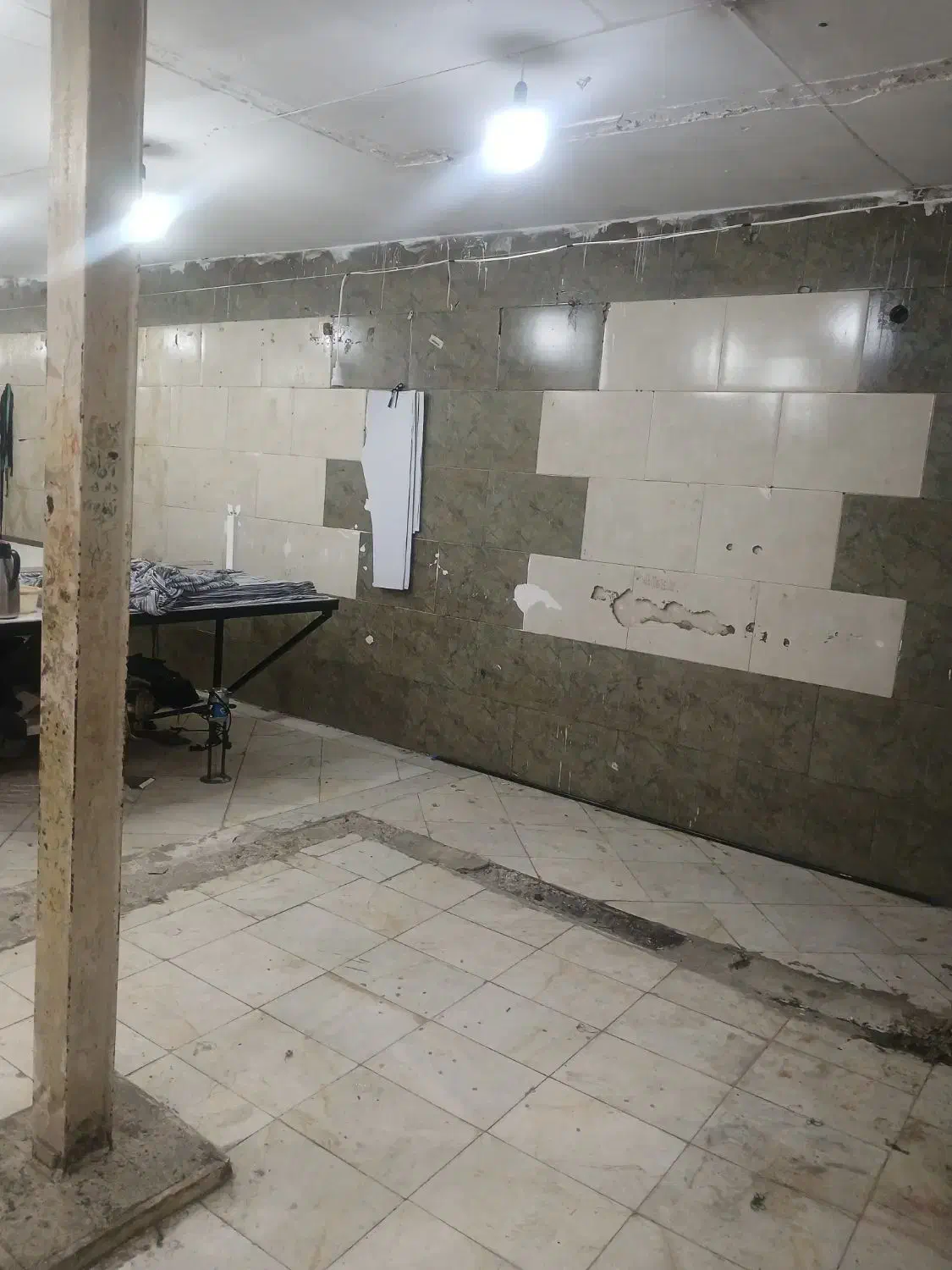 اجاره نصف مغازه در بازار تهران|اجارهٔ مغازه و غرفه|تهران, بازار|دیوار