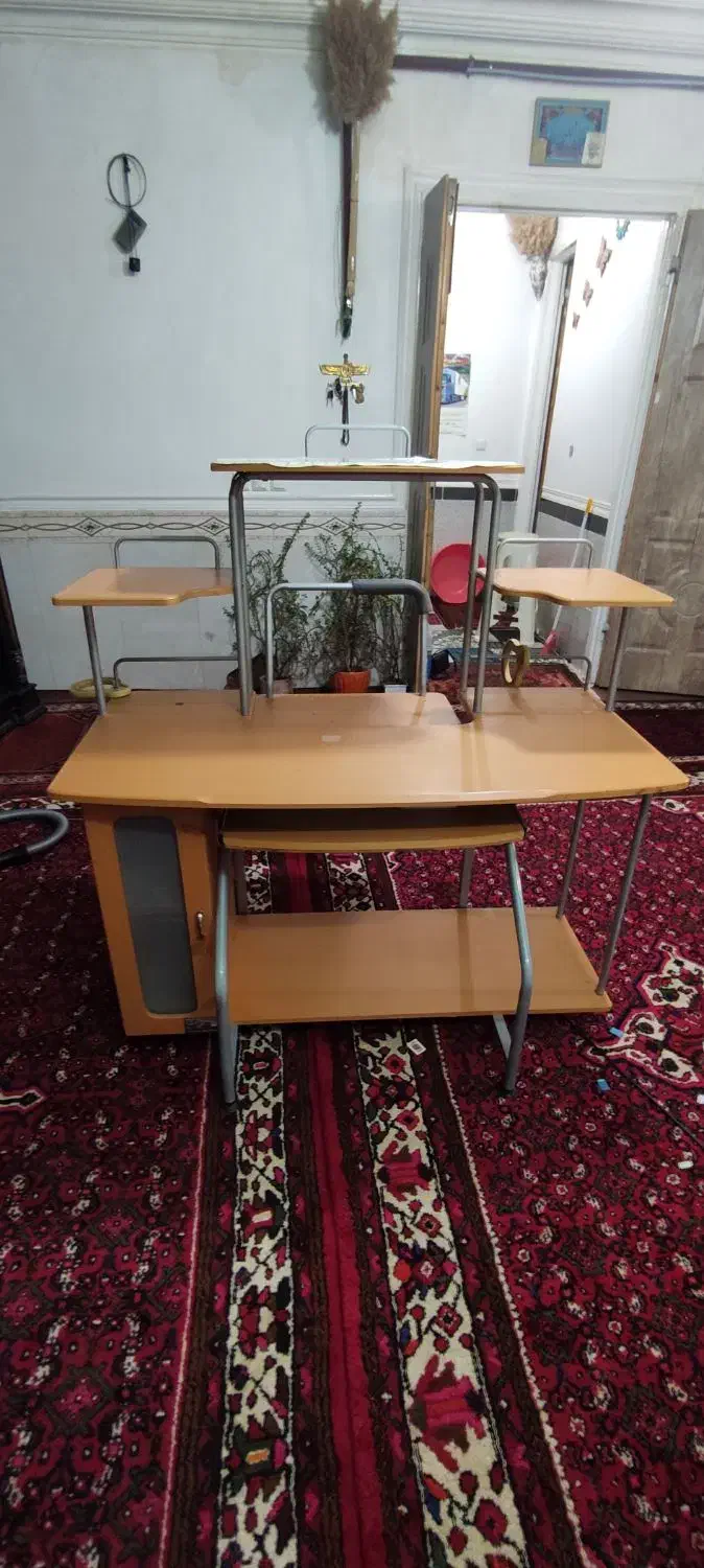 میز کامپیوتر.   میز تحریر.|میز تحریر و کامپیوتر|همدان, |دیوار